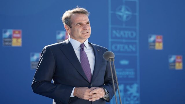 Επικοινωνία Κυριάκου Μητσοτάκη με τον πρόσφυγα από το Ιράν που αρίστευσε στις Πανελλαδικές – Η πρόσκληση στο Μαξίμου (video)
