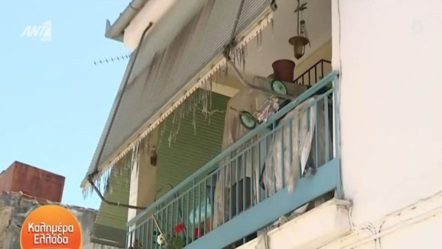 Φρίκη στη Λάρισα: «Μιλά τη δική της γλώσσα και συμπεριφέρεται σαν αγρίμι» – Σοκάρει συγγενής της 51χρονης που ζούσε το νέο «Κωσταλέξι» (Video)