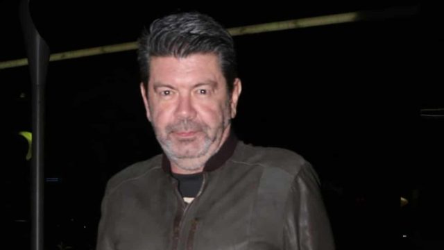 Καμία Ελένη Μενεγάκη: Αυτή η ξανθιά κουκλάρα ίδια με την παρουσιάστρια είναι στο πλευρό του Γιάννη Λάτσιου