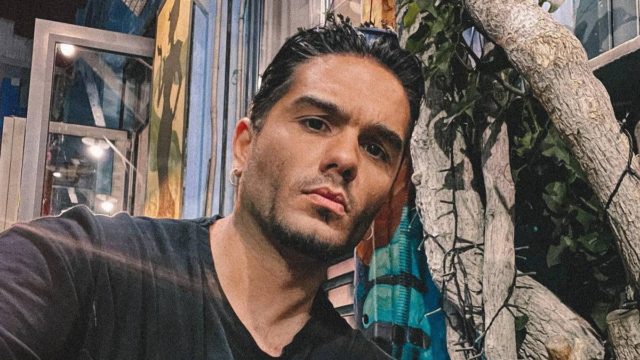 «Βόμβα» στη showbiz: Στην αγκαλιά γνωστής τραγουδίστριας ο Χρήστος Μάστορας