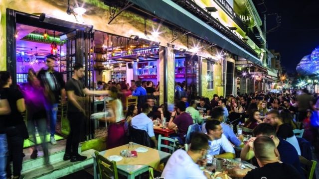 Το μεζεδοπωλείο στο Αιγάλεω που θα σας ξετρελάνει με τις χειροποίητες παρασκευές και τα λίγα αλλά εκλεκτά πιάτα του!