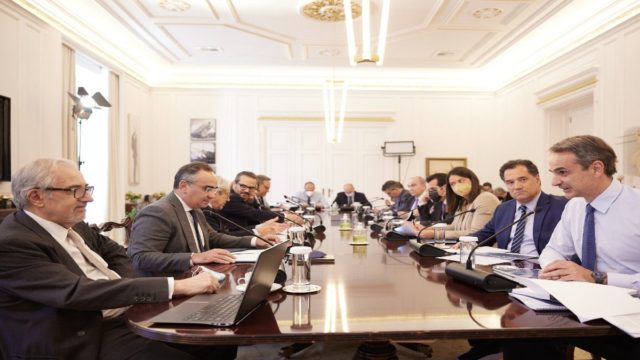 «Αναβρασμός» στο πολιτικό σκηνικό: Σε ετοιμότητα τα ψηφοδέλτια για τις πρόωρες κάλπες – Η ερμηνεία των κινήσεων Μητσοτάκη (video)
