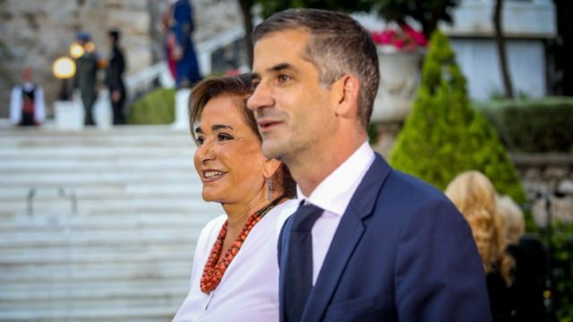 «Η μητέρα μου επέλεξε να…» – Συγκλονίζει για την Ντόρα ο Κώστας Μπακογιάννης