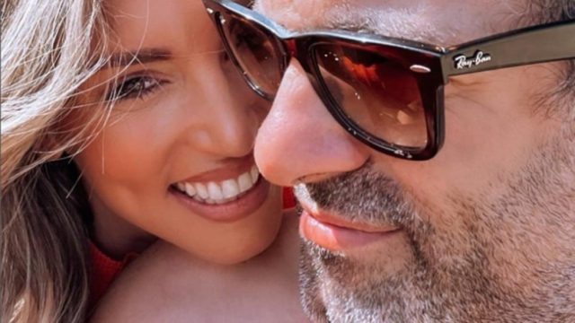 Στιγμές απόλυτης ευτυχίας για Αθηνά Οικονομάκου και Φίλιππο Μιχόπουλο – Η ξεχωριστή βάφτιση της κορούλας τους! (photos)