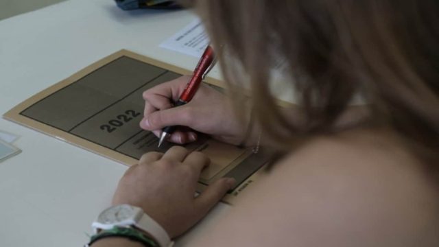 Πανελλαδικές Εξετάσεις 2022: Αυτά είναι τα θέματα που «έπεσαν» σε Αρχαία Ελληνικά, Μαθηματικά και Βιολογία – Επόμενη εξέταση την Τετάρτη 8/6
