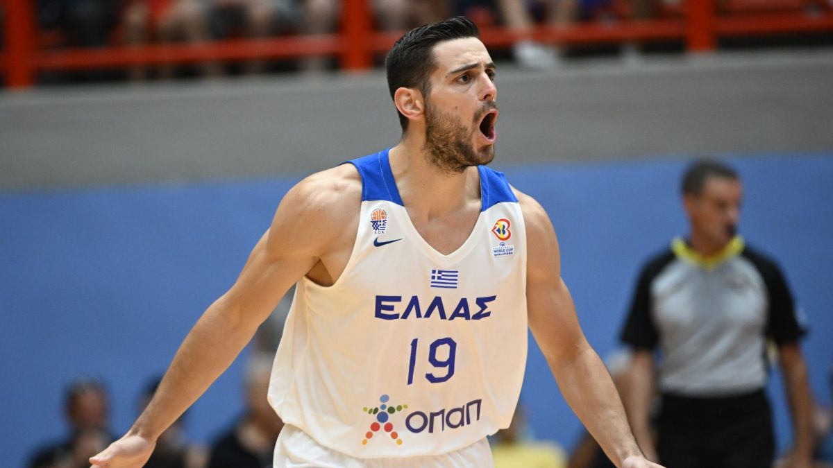 Γαλανόλευκος τυφώνας στην Λάρισα!