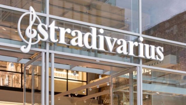Χαμός με αυτά τα πέδιλα από τα Stradivarius – Θα τα βρείτε σε εκπληκτική τιμή!