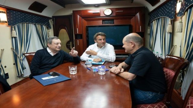 Πόλεμος στην Ουκρανία: Σολτς, Μακρόν και Ντράγκι πάνε στο Κίεβο – Το παρασκήνιο της επίσκεψης