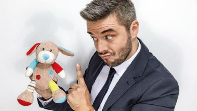 Απίστευτο: Αυτή ήταν η πρώτη δουλειά του Πέτρου Πολυχρονίδη – Η άγνωστη ζωή πριν γίνει παρουσιαστής