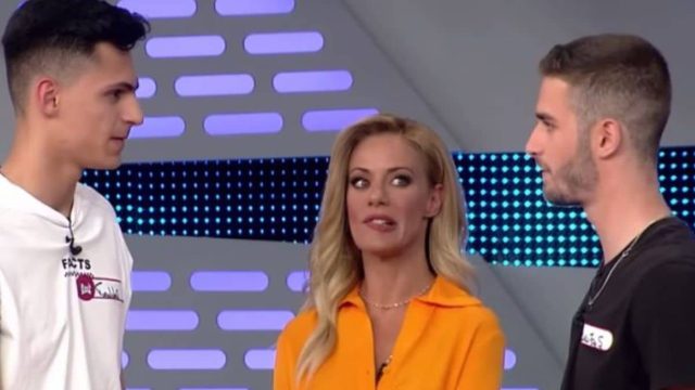Απίστευτο σκηνικό στο Ρουκ Ζουκ! Αντι για “χολή” νόμιζε… – Δεν ήξερε πού να κρυφτει η Ζέτα Μακρυπούλια