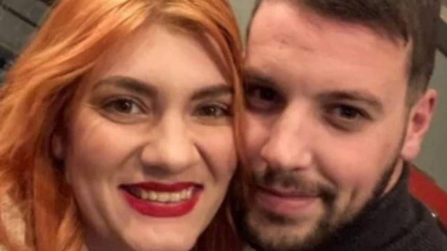Πάτρα: Κι άλλα μηνύματα «καίνε» τη Ρούλα – Μπροστά… αρνάκι με τον Μάνο και στα μηνύματα τον απειλούσε