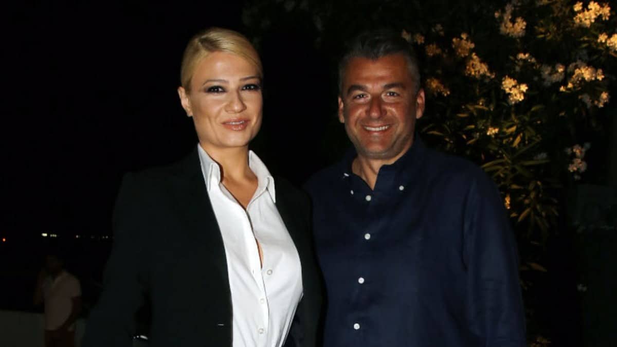 Σε κατάσταση «κατάρρευσης» Φαίη Σκορδά και Γιώργος Λιάγκας: Ο άνδρας που ζητά 100.000 ευρώ από την παρουσιάστρια