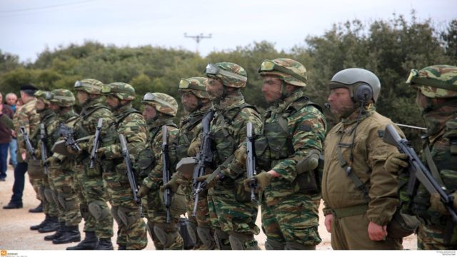 Ιωάννινα: Κακόγουστη φάρσα με αποστολή εντύπων για… επιστράτευση – Τα λάθη που «ξεσκέπασαν» την απάτη