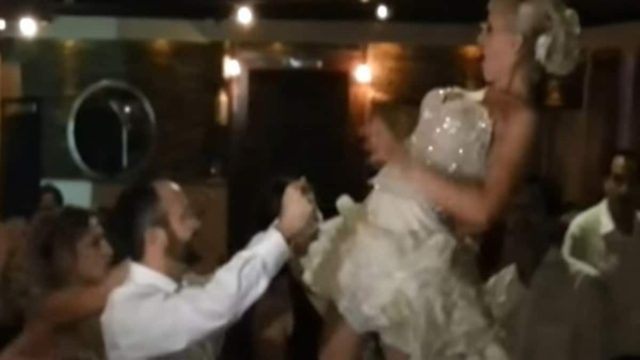 Έπαθε «εγκεφαλικό» ο γαμπρός: Τα πέταξε όλα η νύφη, ανέβηκε στο τραπέζι και χόρεψε τσιφτετέλι για τρέλα «γούστα»
