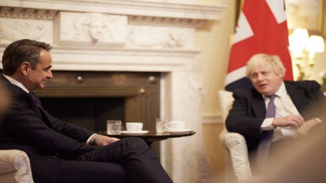 Τηλεφωνική επικοινωνία Μητσοτάκη – Τζόνσον: Ποιο ήταν το κεντρικό θέμα συζήτησης