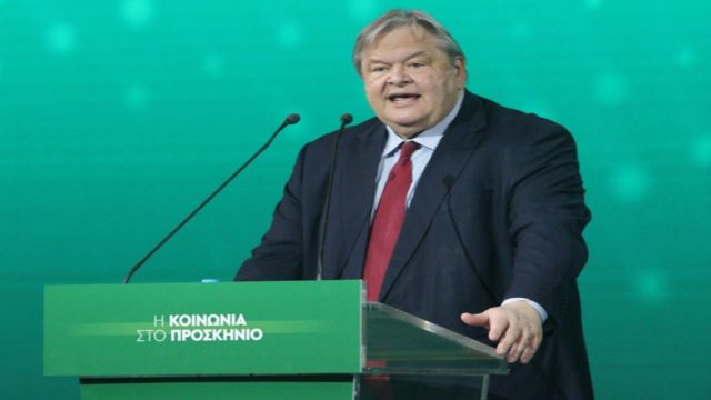 Στο νοσοκομείο εσπευσμένα ο Ευάγγελος Βενιζέλος!