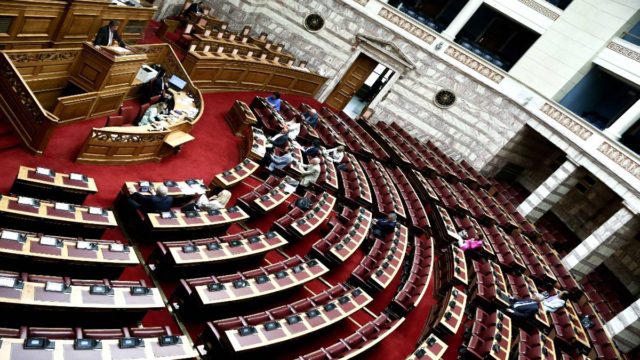 «Φοβάμαι ότι οι πρόωρες εκλογές θα γίνουν πριν τον Σεπτέμβριο»: Ποιος πολιτικός αρχηγός «βλέπει» κάλπες το καλοκαίρι; (video)
