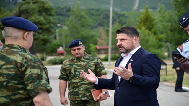 «Είστε σε τουρκικό εναέριο χώρο»: Τουρκική πρόκληση δίχως προηγούμενο – Παρενόχλησαν το ελικόπτερο που μετέφερε τον Χαρδαλιά στον Άη Στράτη