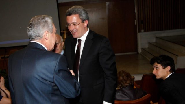 Ανάσα ζωής για τον Νίκο Χατζηνικολάου