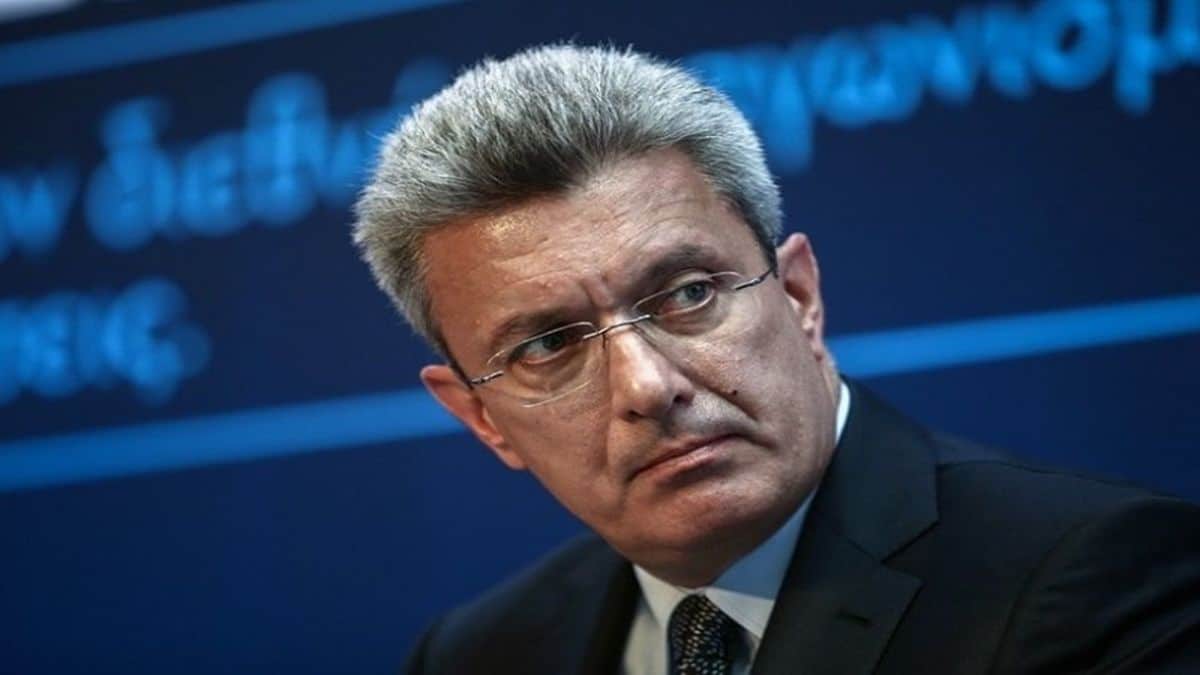 Νίκος Χατζηνικολάου: Η μεγάλη μάχη, το ανεύρισμα στον εγκέφαλο και η κρίσιμη επέμβαση!