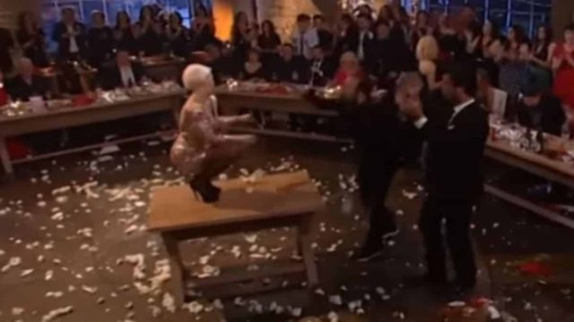 Θεοπάλαβο τσιφτετέλι: Κορίτσαρος ανέβηκε στο τραπέζι του Σπύρου Παπαδόπουλου και… απογείωσε την τηλεθέαση!