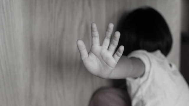 Φρίκη στην Φωκίδα: 15χρόνια φυλακή στον πατέρα που βίαζε την κόρη του και κακοποιούσε τα 3 παιδιά του