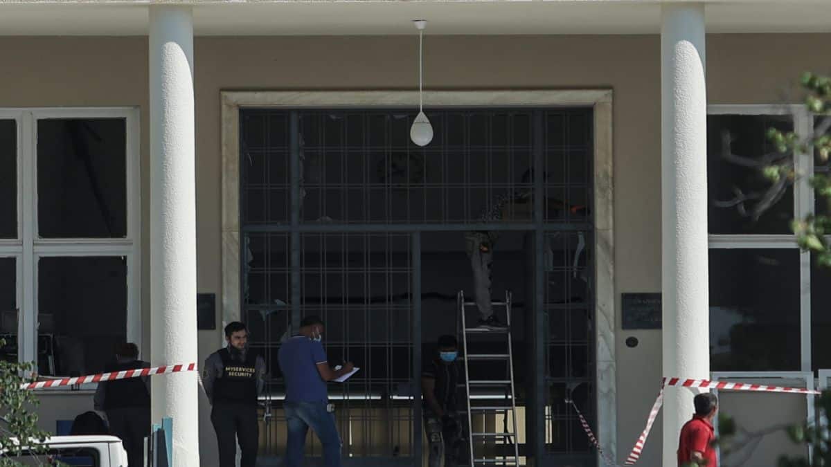 Κρήτη: Άνδρας τα έκανε γης μαδιάμ σε νοσοκομείο – Επιτέθηκε και στους εργαζομένους