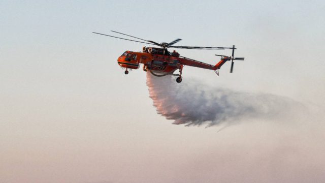 Φωτιά στα Άνω Λιόσια: Συναγερμός στην Πυροσβεστική