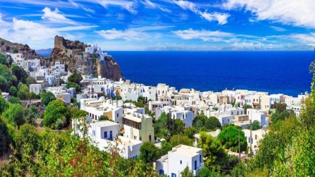 Το νησί της “ανατολής”: Σε αυτόν τον μικρό παράδεισο της Δωδεκανήσου τα σπίτια κοιτούν την ανατολή