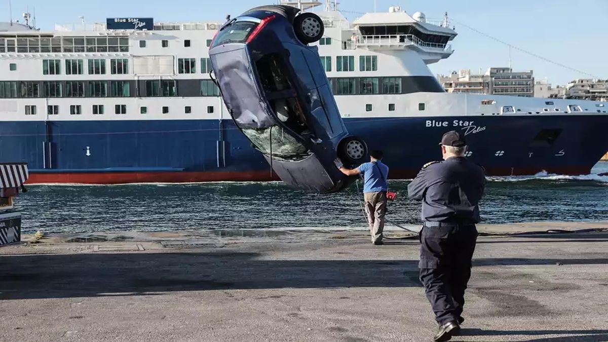 Τραγωδία στον Πειραιά: Αυτοκίνητο έπεσε στο λιμάνι – Νεκρός ο οδηγός του