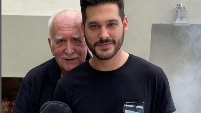 Δεν κρατιέται ο γιος του Γιώργου Παπαδάκη, Φοίβος – Οι δημόσιες αγκαλιές με τη σύντροφό του