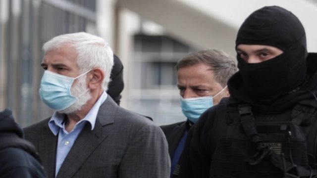 «Στο θέατρο κατέβαζε το εσώρουχό του και…»: Σοκάρει η κατάθεση της μητέρας της μηνύτριας για τον Πέτρο Φιλιππίδη (Video)