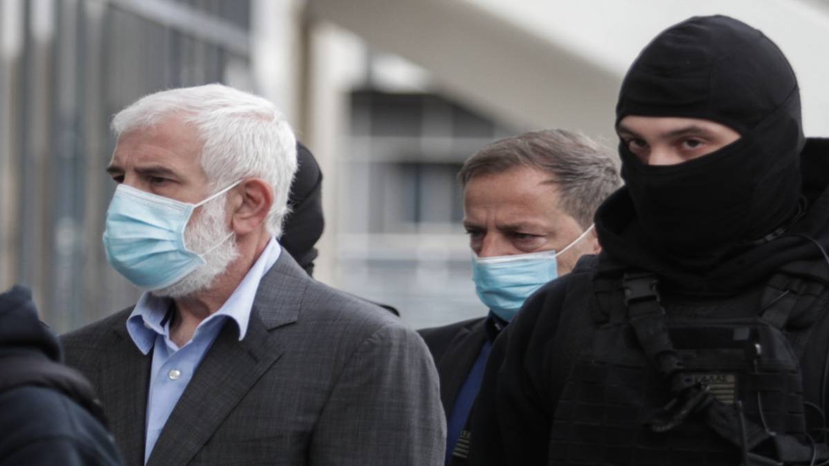 «Στο θέατρο κατέβαζε το εσώρουχό του και…»: Σοκάρει η κατάθεση της μητέρας της μηνύτριας για τον Πέτρο Φιλιππίδη (Video)