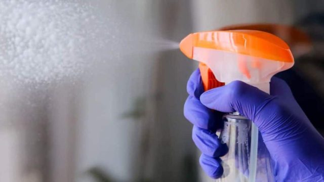 Τζάμια “αλφαδιά” με ένα πανεύκολο κόλπο και 3 υλικά