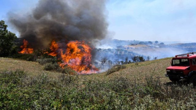 Φωτιά στη Σάμο: Συναγερμός στην Πυροσβεστική