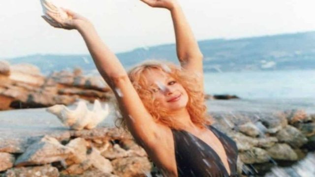 Αλίκη Βουγιουκλάκη: Αποκάλυψη-σοκ για την «αμαρτωλή» νύχτα και τον «μεγάλο χαλασμό» – Φωτο-ντοκουμέντο