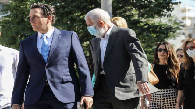 Πέτρος Φιλιππίδης: Φραστική επίθεση έξω από τα δικαστήρια – «Μην τολμήσεις να το ξανακάνεις, αληταρά!»