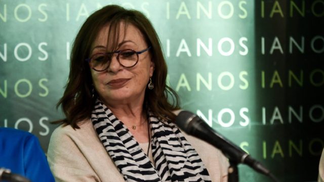 Σε πελάγη ευτυχίας η Χάρις Αλεξίου – Ανακοίνωσε το νέο «βήμα» στη ζωή της