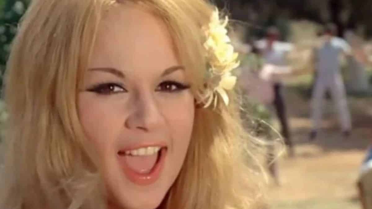 Σούσουρο με Αλίκη Βουγιουκλάκη: Οι απαγορευμένες φωτογραφίες της νεκρής Αλίκης για πρώτη φορά στην δημοσιότητα!