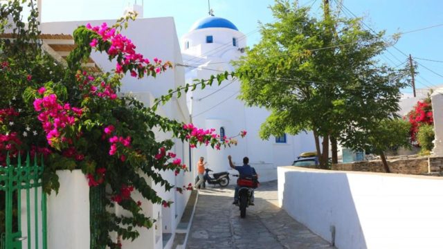 Εκεί όπου ο χρόνος έχει σταματήσει: Ο οικισμός-διαμάντι σε νησί των Κυκλάδων που θα γίνει ο προσωπικός σου παράδεισος