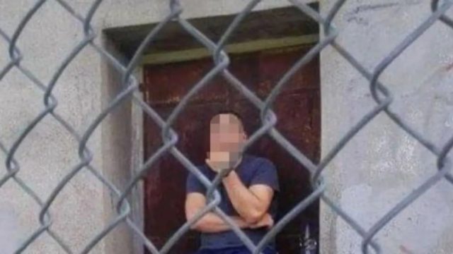 Λέσβος: «Την εκβίαζε», λέει η μητέρα της 14χρονης που βίασε ο αστυνομικός