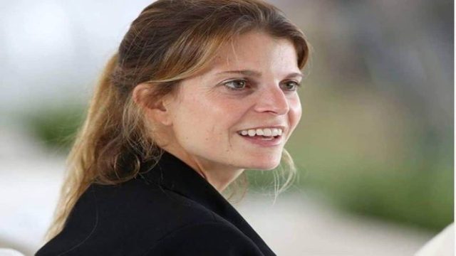 Ντροπή σου Αθηνά Ωνάση! Ξεφτίλα…