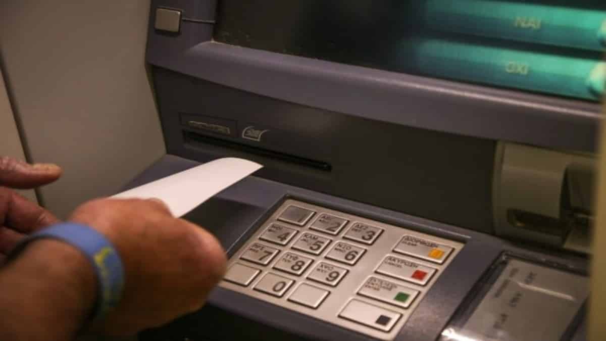 Μπορούν να σας ξαφρίσουν πανεύκολα – Άμα δείτε αυτό στο ATM φύγετε μακριά, είναι απάτη!