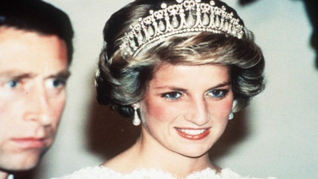 “Βούιξε” το Buckingham: Αυτή είναι η θαμμένη ιστορία που “καίει” την πριγκίπισσα Νταϊάνα