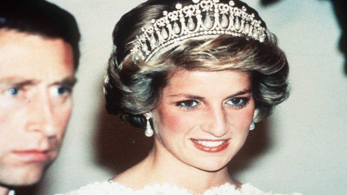 “Βούιξε” το Buckingham: Αυτή είναι η θαμμένη ιστορία που “καίει” την πριγκίπισσα Νταϊάνα