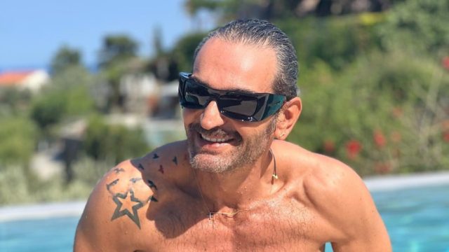 Φτωχική η καταγωγή του όπως και της Μακρυπούλια: Αυτοί είναι οι γονείς του Κωνσταντίνου Δέδε και η δουλειά τους που απέρριψε