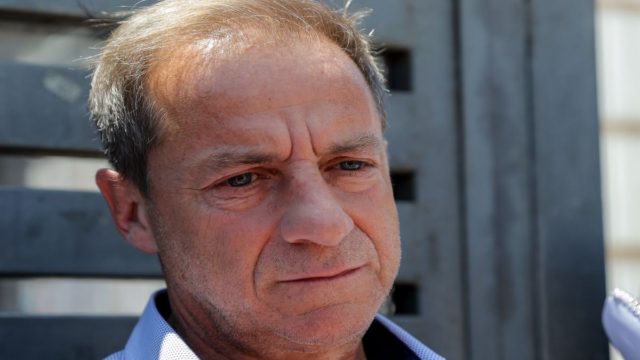 «Ο βιαστής να παραμείνει στη φυλακή» – «Καταδίκασαν» και επί σκηνής τον Δημήτρη Λιγνάδη (Video)