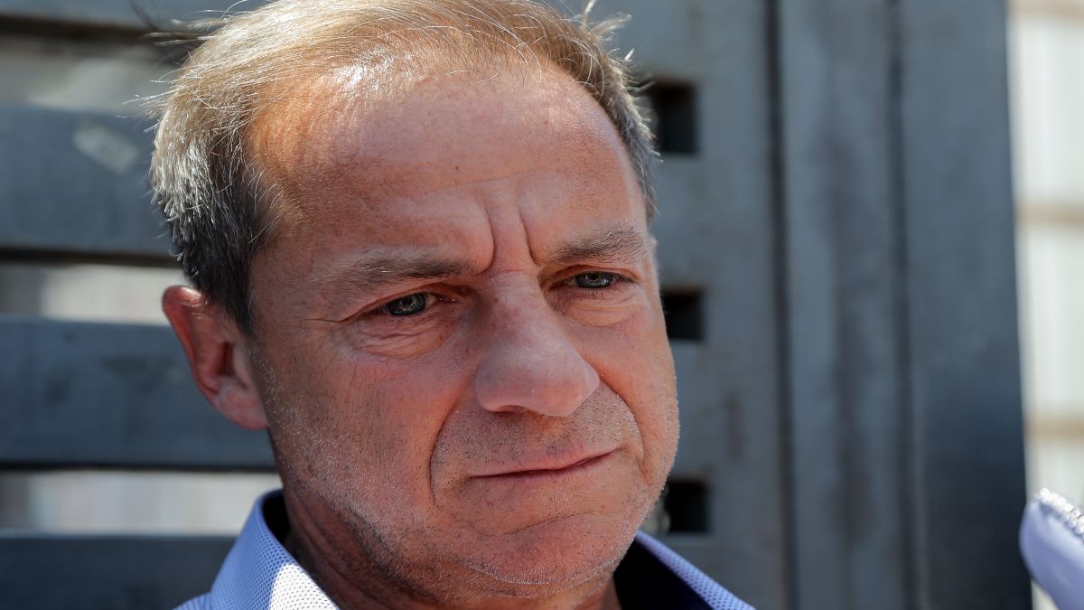 «Ο βιαστής να παραμείνει στη φυλακή» – «Καταδίκασαν» και επί σκηνής τον Δημήτρη Λιγνάδη (Video)