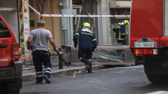 Πανικός στα Πατήσια: Έκρηξη σε ρολόγια της ΔΕΗ σε πολυκατοικία