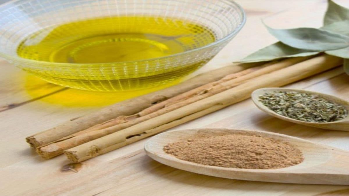 Έριξε μέσα σε ένα βάζο με ελαιόλαδο δάφνη και κανέλα και έφτιαξε κάτι μοναδικό για τα φαγητά της